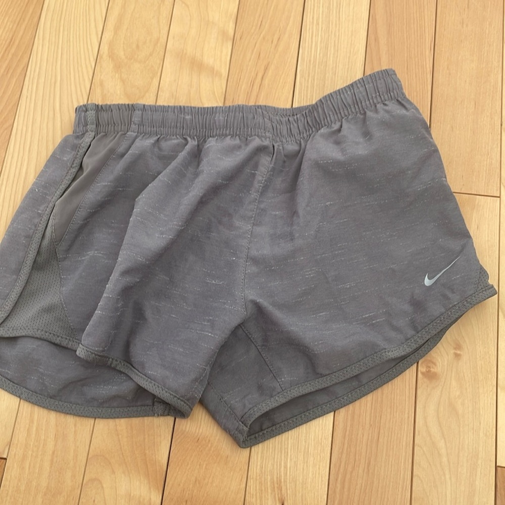 gray girls nike shorts